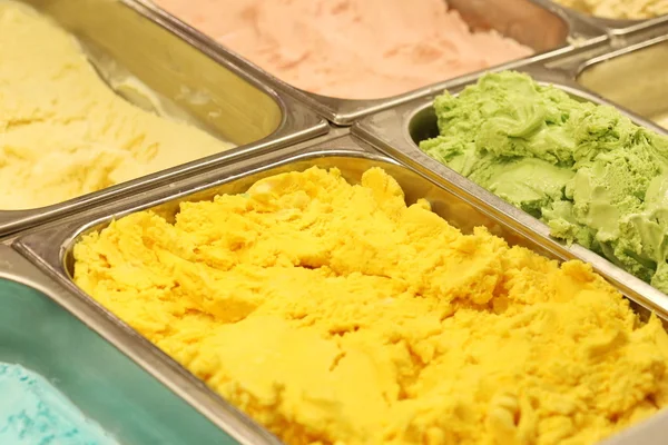 Buntes Eis Geschäft — Stockfoto