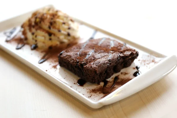 Brownies Und Schlagsahne Backwaren — Stockfoto