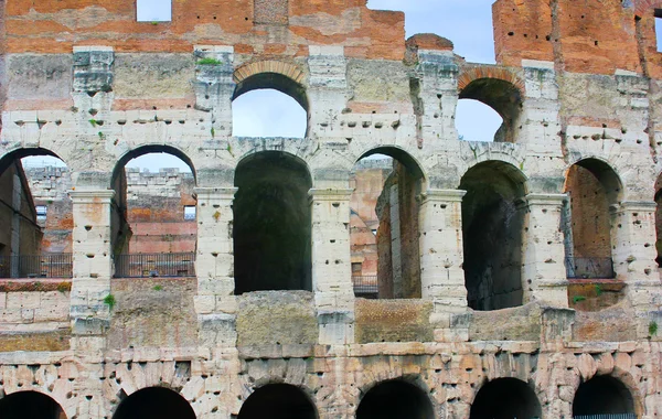 Колізей, Флавіїв амфітеатру в Римі, Італія. — стокове фото