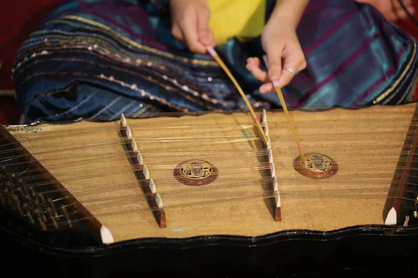 Women hand play kim, Thai music instrument — Stock Photo, Image