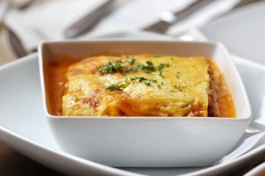 İtalyan lazanya kare plaka