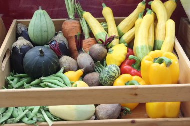 karışık meyve ve sebze kadar yakın