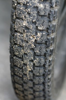 eski bir motosiklet lastiği kapatın