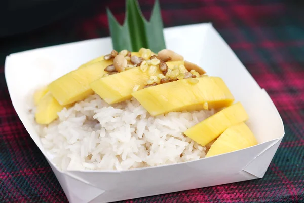 Close-up van mango rijst, Thais eten — Stockfoto
