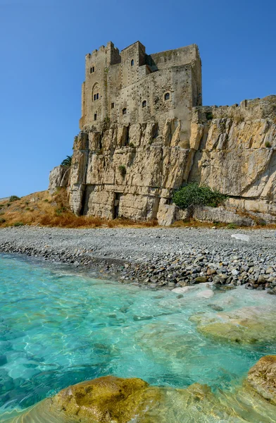 Castle of Roseto Capo Spulico — Stock Photo, Image