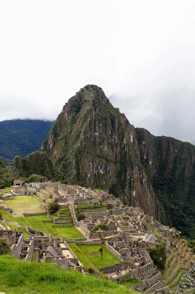 Machu Picchu fin d'après-midi avec tempête à l'horizon — Photo