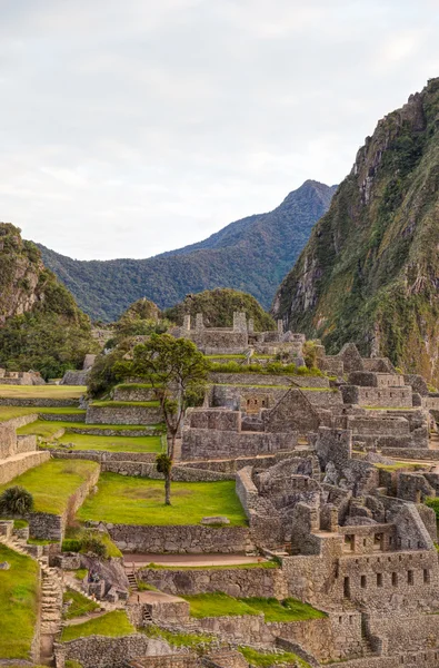 Machu Picchu late afternoon with storm on horizon — Stock Photo, Image