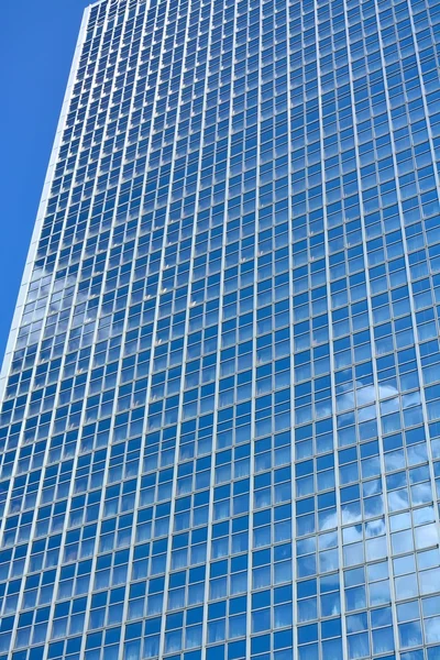 Glasfasad i modern kontorsbyggnad — Stockfoto