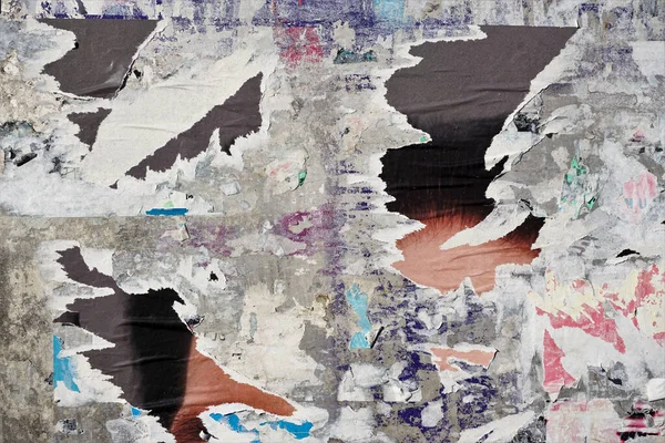 Kolorowe Podarte Plakaty Grunge Starych Ścianach Jako Twórcze Abstrakcyjne Tło — Zdjęcie stockowe