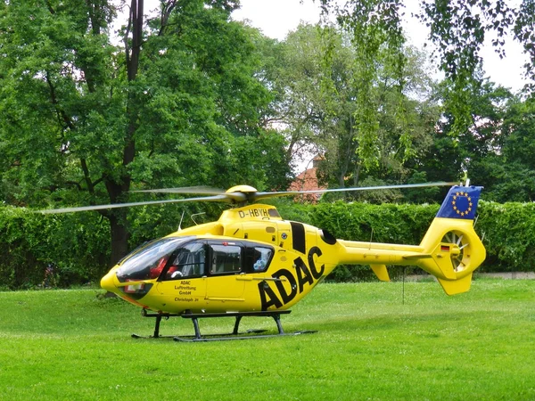 Helicóptero de rescate y emergencia ADAC —  Fotos de Stock