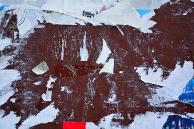 Arka plan olarak yırtık poster