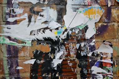 Posterler yırtık soyut