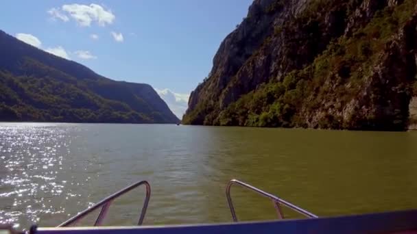 Łódź Wycieczkowa Dunaju Dunajskie Wąwozy Rumunia Widok Łodzi — Wideo stockowe