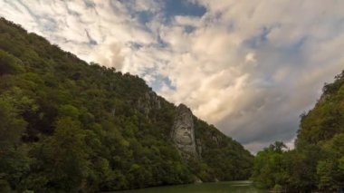 Decebal Head Sculted in Rock, oyma Dağlar, Esalnita, Tuna Vadisi (Cazanele Dunarii). Zaman Uygulaması