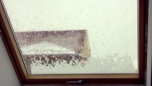 Мороз Снег Окне Зимой Таяние Укладка — стоковое видео