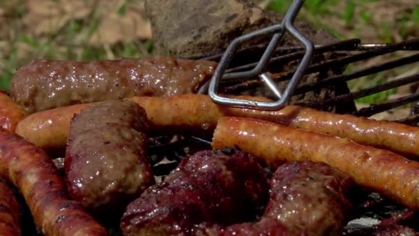 Embutidos Comida Tradicional Rumana Bolas Carne Mici Parrilla — Vídeo de stock