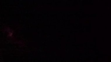 Dramatik bulutlar görüntü ile Yıldırım . Gece gök gürültüsü-fırtına