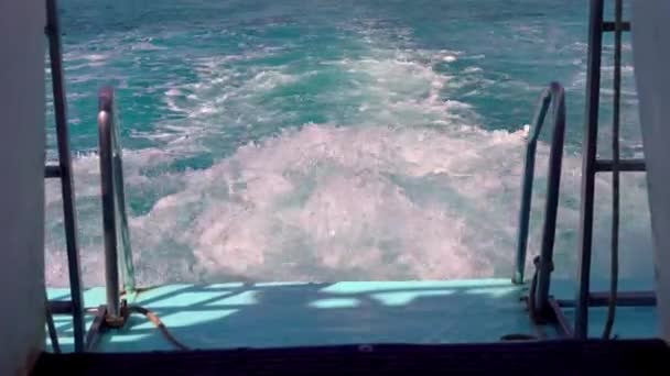 Boat Wake Vigília Água Barco Toda Velocidade Movimento Lento — Vídeo de Stock
