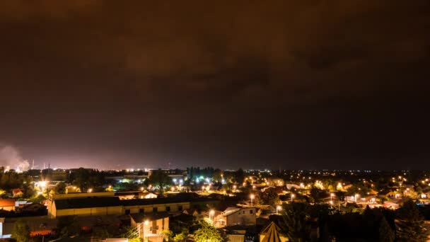 밤에 산업 도시 풍경 — 비디오