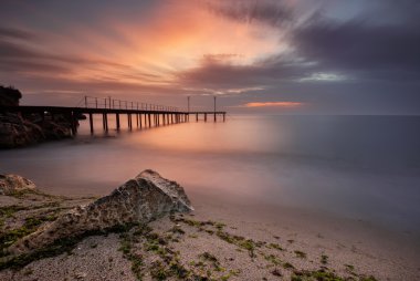 Deniz gündoğumu /A çarpıcı deniz güneş doğarken Karadeniz sahilleri