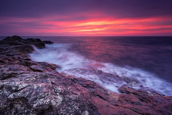 Un amanecer rocoso —  Fotos de Stock