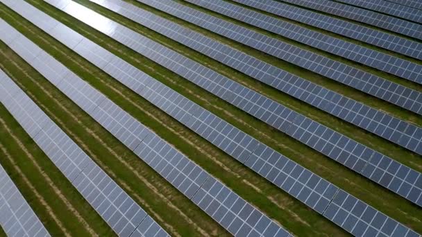 Vista Aérea Painéis Solares Uma Fazenda Geração Energia Solar Dia — Vídeo de Stock