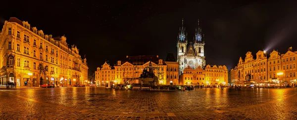 Prag Gecesi