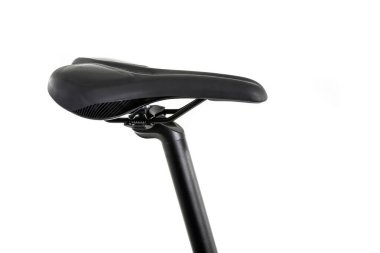 Beyaz arkaplanda izole edilmiş bisiklet koltuğu veya eyer