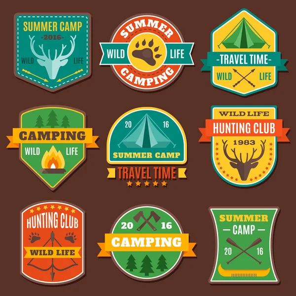 Campamento de verano Emblemas coloridos — Vector de stock