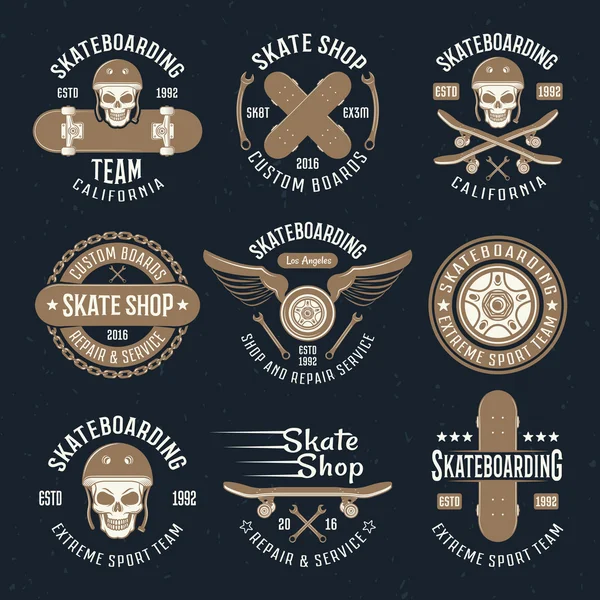 Emblèmes de skateboard en couleur — Image vectorielle