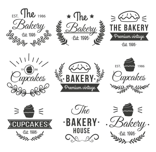 Conjunto de etiquetas de cupcakes desenhados à mão —  Vetores de Stock