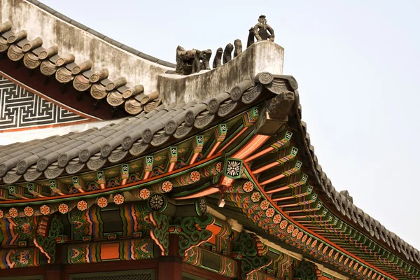 Seoul, koreanische traditionelle Architektur, Himmel, asiatisches Dach — Stockfoto