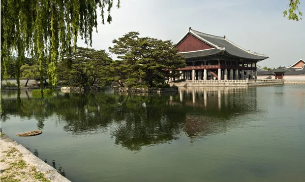 Gyeonghoeru pavilon-Gyeongbokgung palota, Szöul, Dél-Korea — Stock Fotó