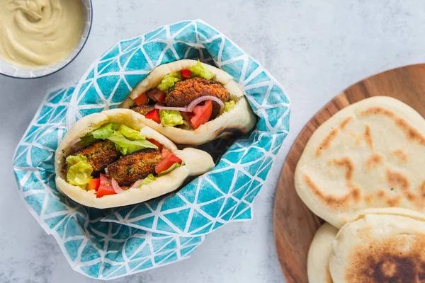 Healthy Vegan Falafel Pita Salad — Stock Photo, Image