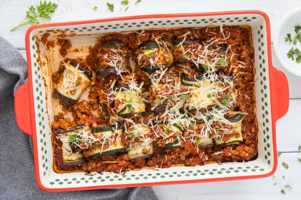 Melanzane Forno Zucchine Forno Con Salsa Pomodoro Con Lenticchie Quinoa — Foto Stock