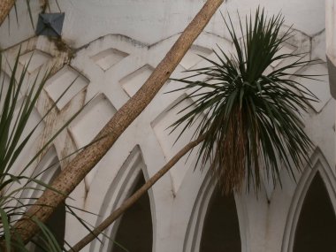 İtalya Salerno Katedrali 'nin kemerleri ve dekorasyonları hakkında detaylar.