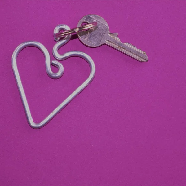 I give you the key of my heart — Stock Photo, Image