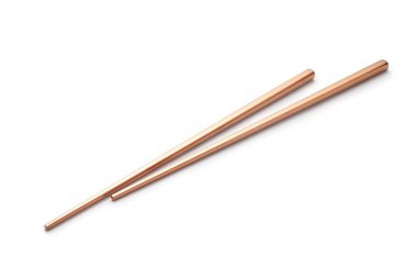 Beyaz arka planda izole edilmiş altın çubuklar..