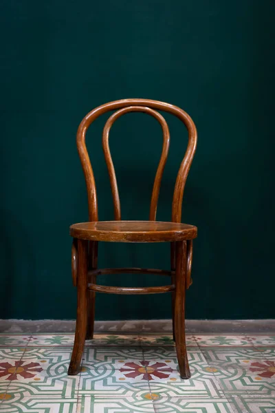 Antique Cadeira Madeira Interior Parede Verde Textura Decoração Para Restaurante — Fotografia de Stock