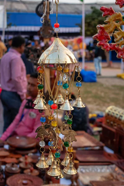 Prachtige Handgemaakte Rajasthani Meerkleurige Windklokkenspel Wordt Getoond Een Winkel Koop — Stockfoto