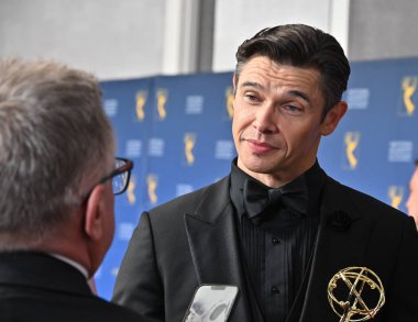 Pasadena, CA USA. 17 Ekim 2025. Paul Telfer 52. Geleneksel Gündüz Emmy Ödülleri 'nde