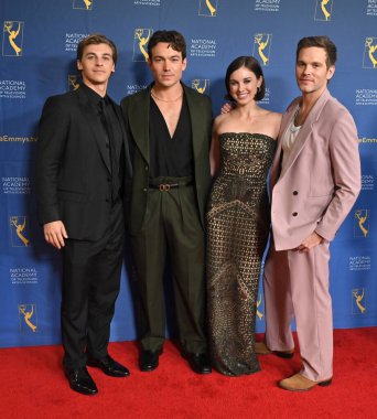 Pasadena, CA USA. 17 Ekim 2025. Giovanni Mazza, Rory Gibson, Katelyn MacMullen, Van Hansis 52. Geleneksel Gündüz Emmy Ödülleri 'nde