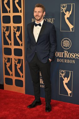 Pasadena, CA USA. 17 Ekim 2025. Scott Clifton 52. Geleneksel Gündüz Emmy Ödülleri 'nde