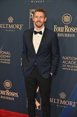 Pasadena, CA USA. 17 Ekim 2025. Scott Clifton 52. Geleneksel Gündüz Emmy Ödülleri 'nde