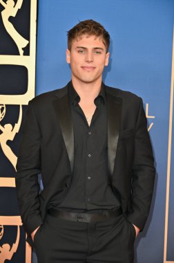 Pasadena, CA USA. 17 Ekim 2025. Ekip Morrow 52. Geleneksel Gündüz Emmy Ödülleri 'nde