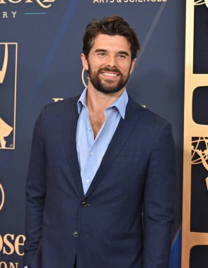 Pasadena, CA USA. 17 Ekim 2025. Josh Swickard 52. Geleneksel Gündüz Emmy Ödülleri 'nde
