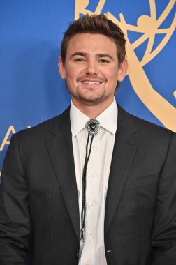 Pasadena, CA USA. 17 Ekim 2025. Carson Boatman 52. Geleneksel Gündüz Emmy Ödülleri 'nde