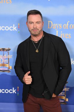 Kuzey Hollywood, CA USA. 8 Kasım 2025. Eric Martsolf Hayatımızın Günleri 'nde 60. yıldönümünü kutluyor.