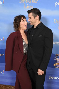 Kuzey Hollywood, CA USA. 8 Kasım 2025. Carmen Cusack, Paul Telfer Hayatımızın Günleri 'nde 60. yıldönümünü kutluyor.