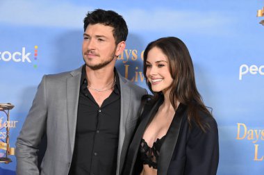 Kuzey Hollywood, CA USA. 8 Kasım 2025. Robert Scott Wilson, Abigail Klein Hayatımızın Günleri 'nde 60. yıldönümü kutlamalarında.